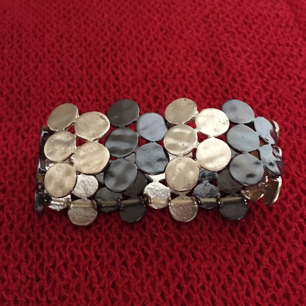 2/$25 Listing ⬇️ Unique Artisan Tri-Color Stretch Bracelet